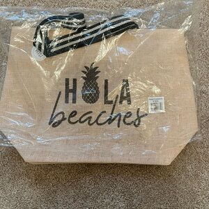 Stylish Tan Straw -Feel Tote Bag with Black Accents